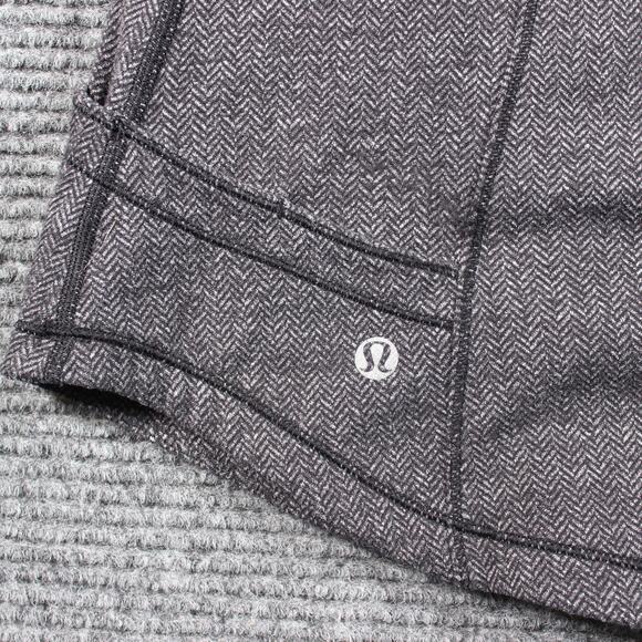 Lululemon 1/2 Zip Pullover Womens 8 Gray Herringbone Thumbholes Cuffins - Picture 7 of 10